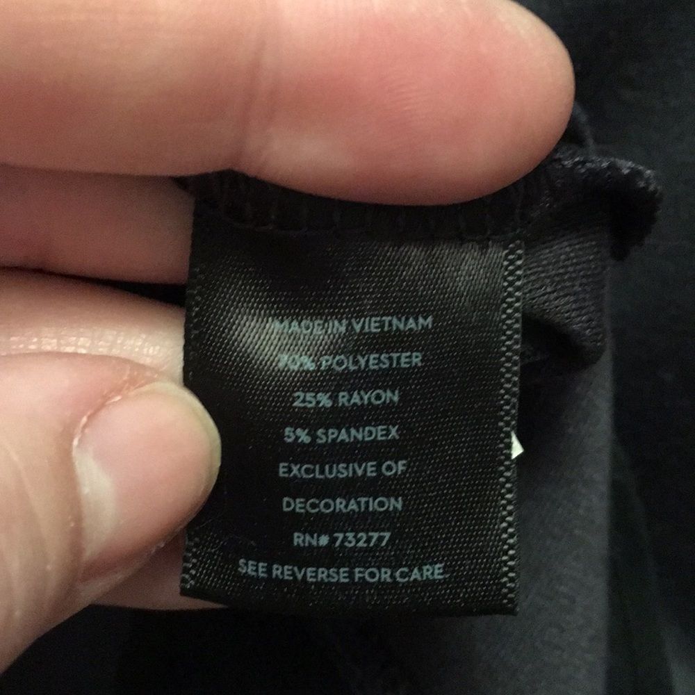 3/$20 Simply Vera by Vera Wang L/S Top - Picture 7 of 8